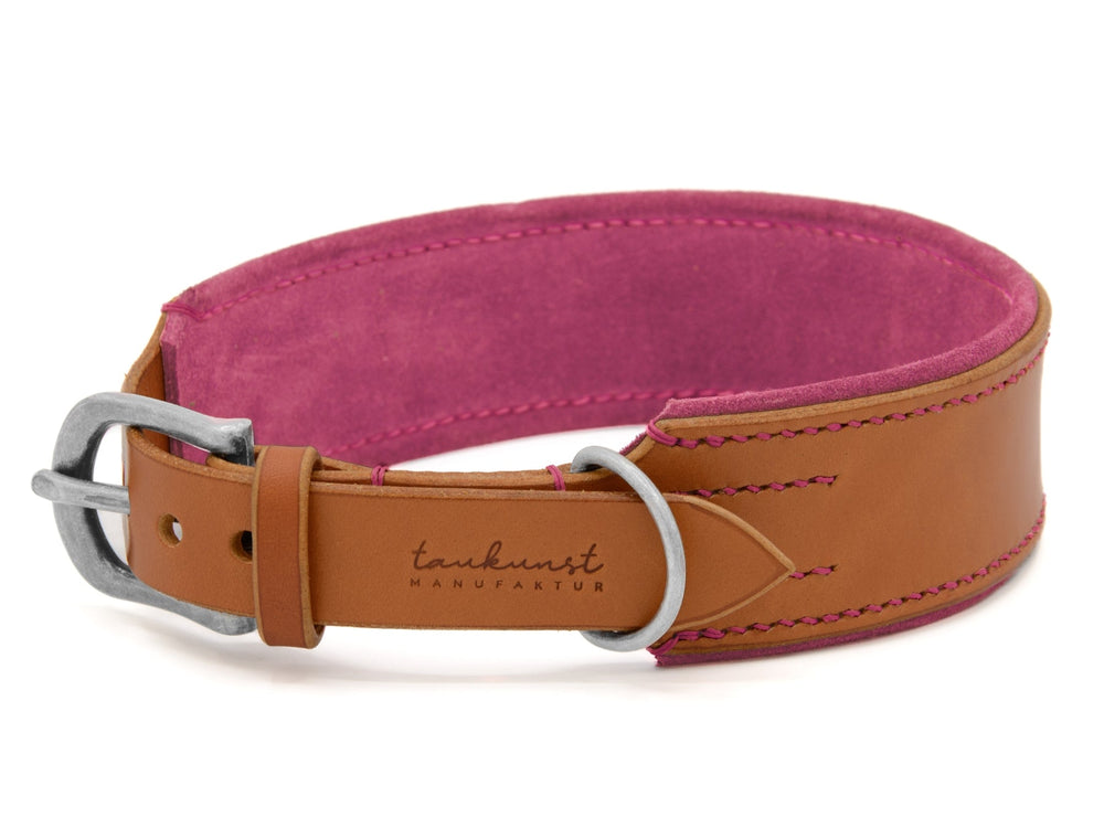 Braunes Lederhalsband mit pinker Innenauskleidung und lila Naht, ideal für Hunde, mit silberner Schnalle.