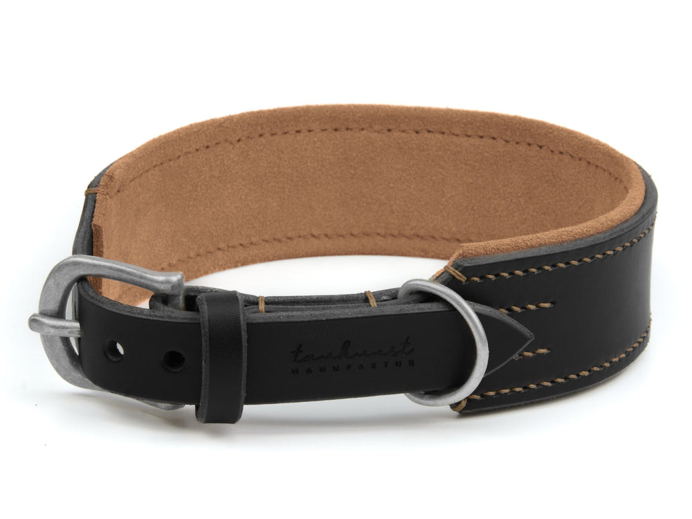 Schwarzes Lederhalsband für Hunde mit hellbrauner Innenseite, metallener Schnalle und D-Ring-Befestigung.