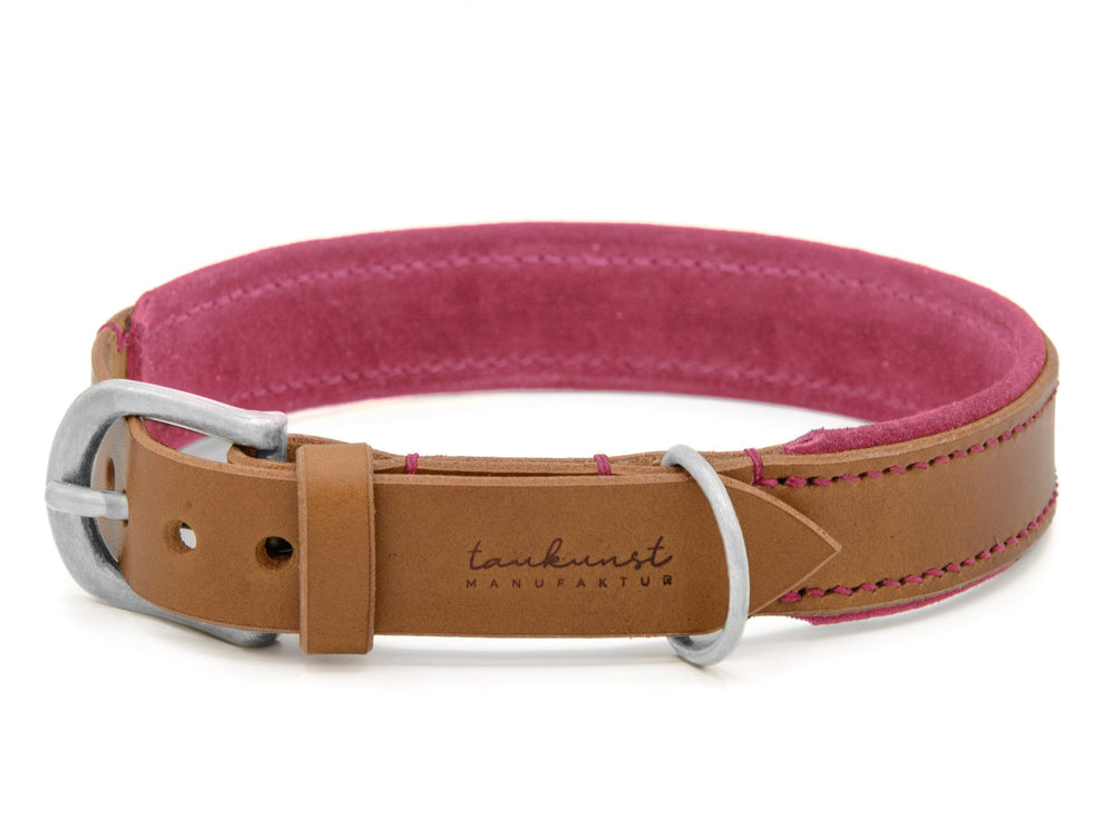"Hundehalsband aus Leder in hellbraun und pink mit silberner Metallschnalle für stilvolle Tierliebhaber."