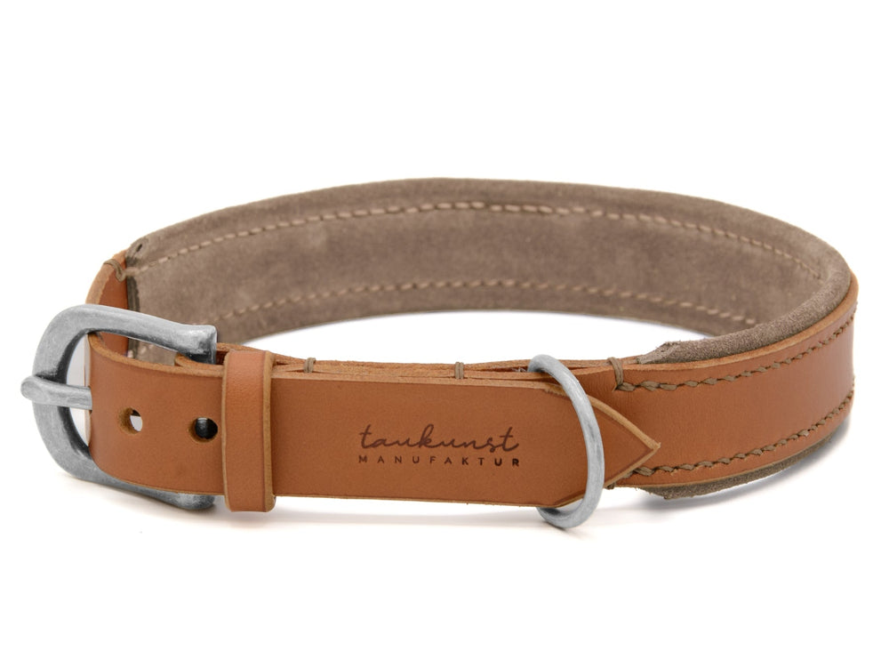 Braunes Lederhalsband für Hunde mit metallener Schnalle und weicher Innenauskleidung für Komfort. Ideal für stilvolle Vierbeiner.