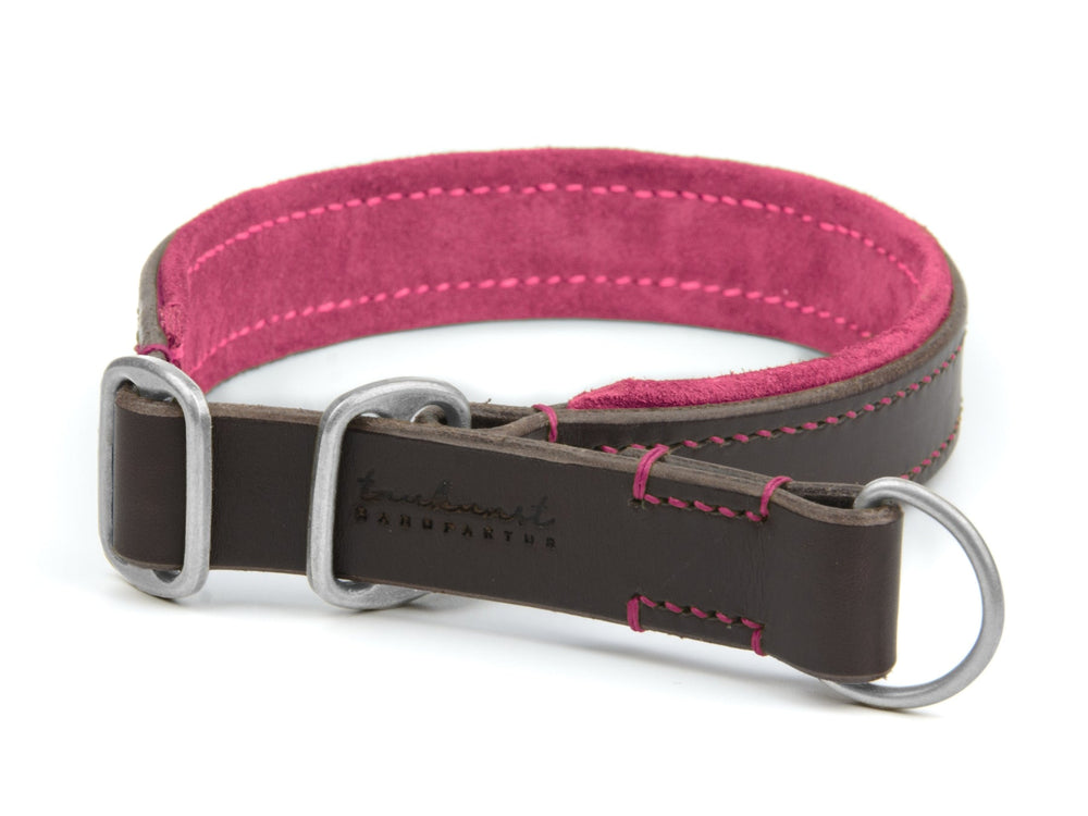 Braunes Lederhalsband für Hunde mit pinker Polsterung, metallener Schnalle und D-Ring für Leine.