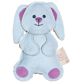 Plüschiger grauer Hase aus Wildleder mit rosa Wangen und großen, abstehenden Ohren. Ideal als Spielzeug für Kinder.