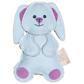 Plüschiger grauer Hase aus Wildleder mit rosa Wangen und großen, abstehenden Ohren. Ideal als Spielzeug für Kinder.