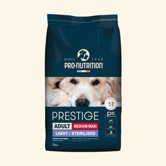 Dunkelblauer Sack mit 3 kg Hundefutter von Pro-Nutrition für erwachsene Hunde, beleuchtet von weißen und orangefarbenen Akzenten.