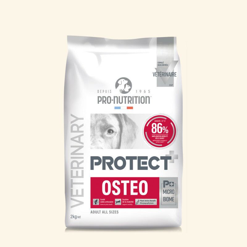 Verpackung des veterinärmedizinischen Hundefutters "Protect Osteo" in Weiß und Grau, 2 kg Inhalt.