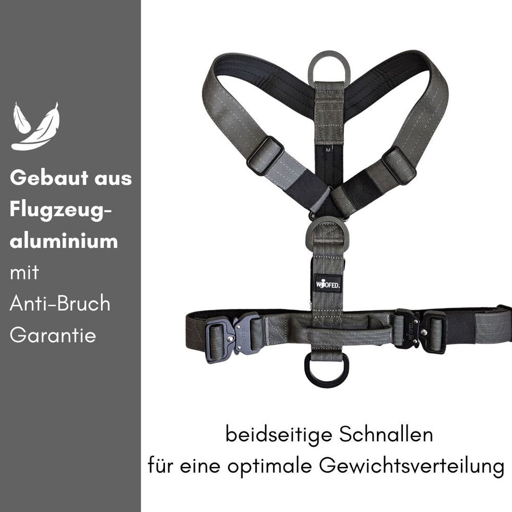 Y-Hundegeschirr aus Aluminium mit Anti-Bruch Garantie und beidseitigen Schnallen für optimale Gewichtverteilung in schlichtem Design.