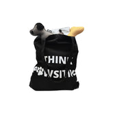 Baumwolltasche "Think Pawsitive" mit Hundespielzeug, ideal für Hundeliebhaber und umweltfreundlich im Alltag.