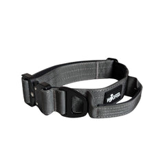Graues Nylon Halsband mit Griff, verstellbar, strapazierfähig und schlichtes Design für Hunde.