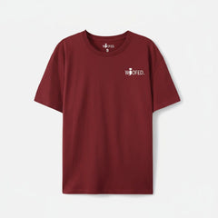 Rotes Unisex T-Shirt "Life is better with dogs" mit weißem Print "WOOFED." für Hundeliebhaber im Alltag.