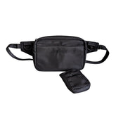 Multifunktionale Gassitasche von WOOFED in Schwarz, ideal für Hundebesitzer, mit praktischem Zubehör und stilvollem Design.