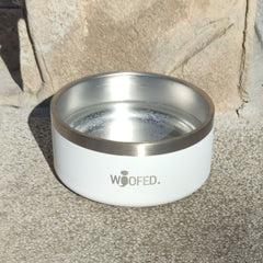 Premium Edelstahlnapf WOOFED Black mit Anti-Rutsch-Boden, stilvoll und spülmaschinengeeignet für Hunde.