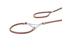 Braune Hundeleine aus Leder mit elegantem Ketteneinsatz und Haltering für stilvolle Spaziergänge.