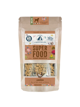 Verpackung von Lakefields SUPERFOOD Huhn für Welpen, aus kraftpapier mit transparentem Fenster für das Premium-Trockenfutter.