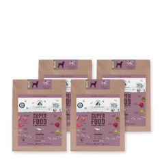 "Päckchen mit Lakefields SUPERFOOD Trockenfutter für Welpen, braune Verpackung mit buntem Etikett und hochwertigen Zutaten."