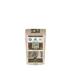 Verpackung von Lakfield's Superfood Sticks für Hunde mit Sichtfenster und abgebildeten Zutaten. Gesunde Snacks für aktive Hunde.