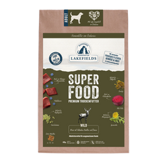 Packung Trockenfutter SUPERFOOD Wild von Lakefields mit hochwertigen Zutaten und Snacks für gesunde Hundeernährung.