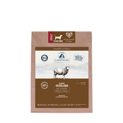 Trockenfutter für Hunde: Lakefields Classic Weidelamm in brauner Verpackung mit Schafabbildung. Ideal für kleine Hunde.