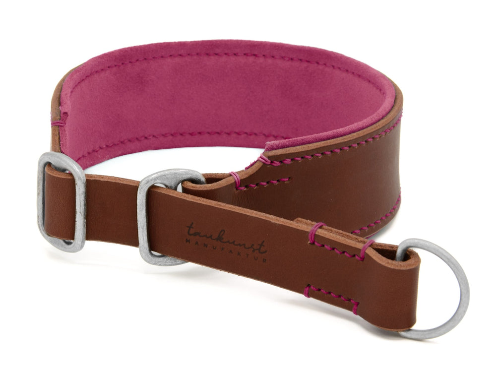Braunes Lederhalsband mit pinkem Innenfutter und markanten Nähten für Hunde von "tar". Ideal für stylische Tierliebhaber.