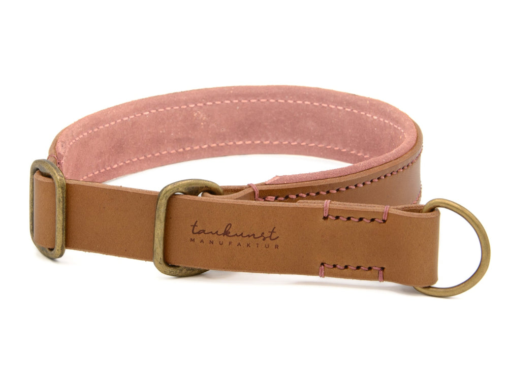 Hellbraunes Lederhalsband mit pinker Innenauskleidung, robuster Metallschnalle und D-Ring für Hunde.
