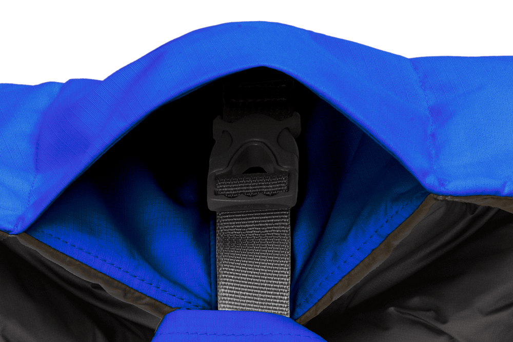 Blaue Vert™ Jacke mit schwarzem Verschluss und verstellbarem Gurt am Kragen, detailreiche Innenansicht.