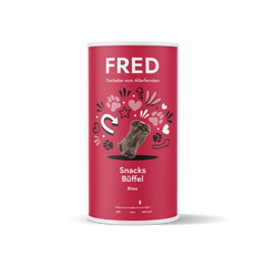 FRED Snacks Büffel 2er Set für Hunde, schonend luftgetrocknete Snacks in roter Verpackung mit Herzen und Pfotenabdrücken.