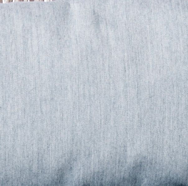 Helles, strukturiertes Stoffmaterial in grau, ideal für das PRADO Design-Hundebett CHIC, weich und angenehm.