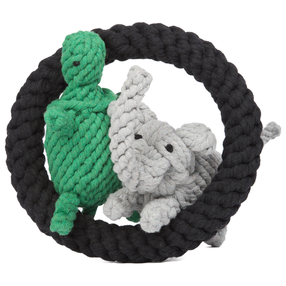 ALT-Text: "Elton Elefant Spielzeug für Hunde: weiche Schildkröte und Elefant im geflochtenen Ring, ideal für Spiel und Spaß."