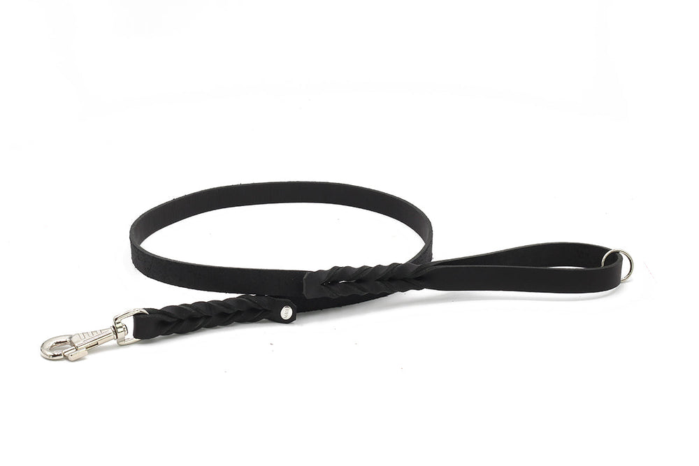Schwarze geflochtene Fettlederleine ab 1m mit Haltegriff und stabilem Karabinerhaken für Hunde.