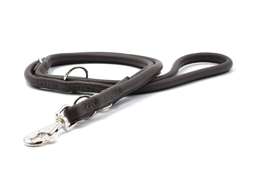 Braune, rundgenähte Lederhundeleine mit stabilem Karabinerhaken, elegant und langlebig, 2 Meter lang.