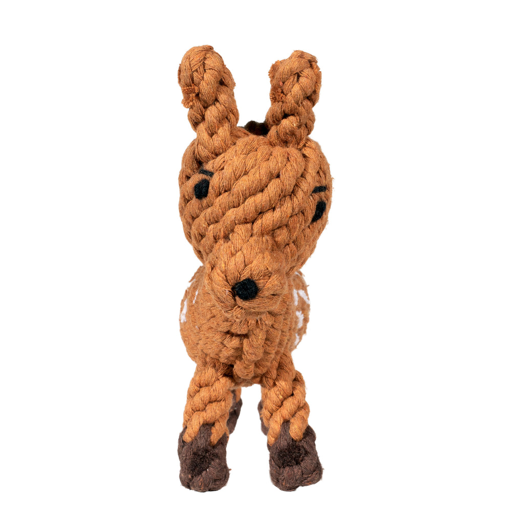 Spielzeug Reh für Hunde aus geflochtenem Material, braun mit dunklen Beinen und aufgestellten Ohren.