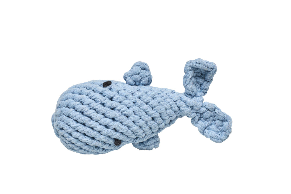 Blauer Wal aus strapazierfähigem Material, rund mit Flossen und Augen, als Spielzeug für Kinder.