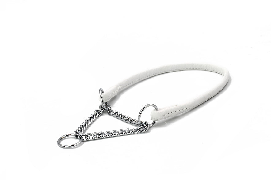 Weißes Showhalsband für große Hunde mit Edelstahlring und Kette, ideal für den Hundesport und Ausstellungen.