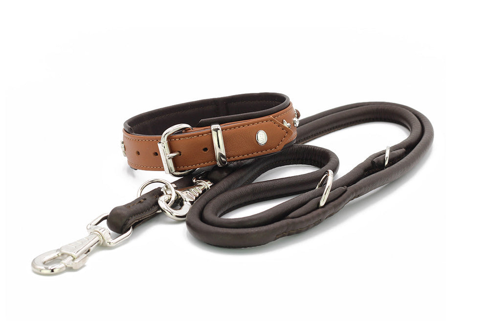 Hochwertige Hundeleine Dark Diamond aus braunem Leder mit Karabiner, weich gepolstert und dekorativen Details.