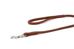 Braune Lederleine für große Hunde mit glänzendem Karabinerhaken, schlichtes und hochwertiges Design.