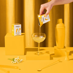 FRED Dog Drink "Wauquiri" im Cocktailglas, ideal für Hunde zur Steigerung der Trinkfreude und Flüssigkeitsaufnahme.