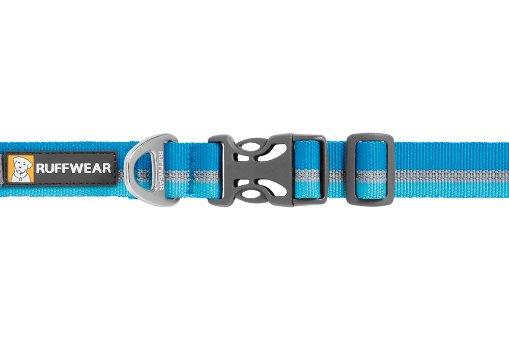 Blaues, reflektierendes Hundehalsband mit stabiler Schnalle und D-Ring für Leine, ideal für bessere Sichtbarkeit beim Spaziergang.