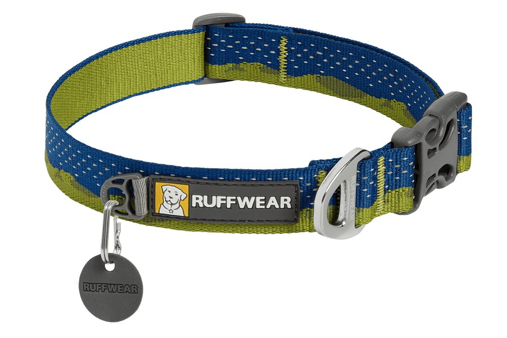 Reflektierendes Hundehalsband von Ruffwear in Blau und Grün, mit strapazierfähigem Gewebe und praktischer Schnalle.