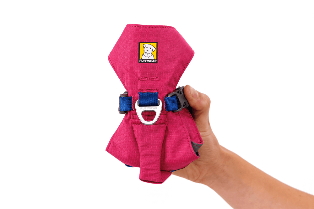 Rosa Ruffwear Flagline™ Hundegeschirr mit Griff und verstellbaren Riemen in Blau und Weiß für optimalen Komfort.