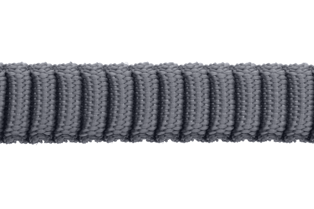 Graue Double Track™ Koppel für zwei Hunde mit weicher, strukturierter Oberfläche. Ideal für gemeinsame Spaziergänge.