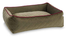 Olivegrünes Hundebett CLASSIC OXFORD mit erhöhten Rändern und gestepptem Design im modernen Rautenmuster.