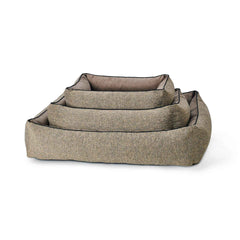 "Bequeme CLASSIC Hundebetten SCALA in beige-grau, gepolstert und mit abgerundeten Kanten, gestapelt in verschiedenen Größen."