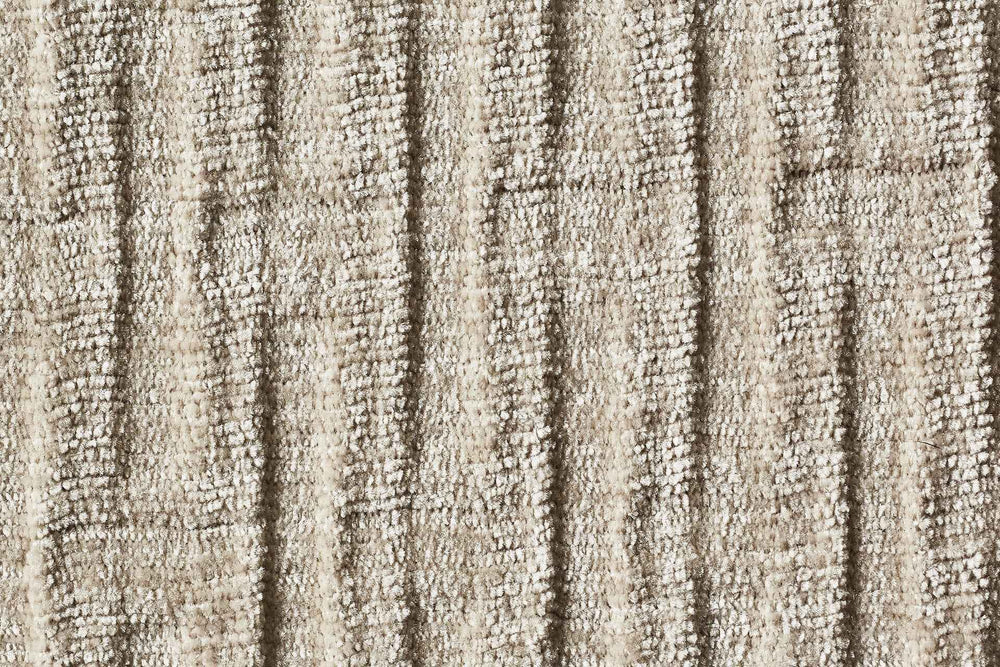 Weiches ORTHO Hundebett NOVA in hellen Beigetönen mit gestreifter Struktur für optimalen Komfort und Gemütlichkeit.