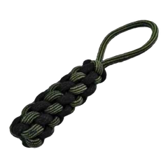 Geflochtenes Hundespielzeug aus Paracord in Schwarz und Olivgrün, ideal zum Werfen und Spielen.