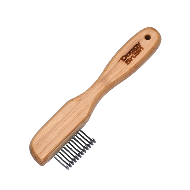 Ergonomische DoggyBrush Entwirrungsbürste aus Bambus für Katzen mit Metallzinken zum sanften Entwirren des Fells.