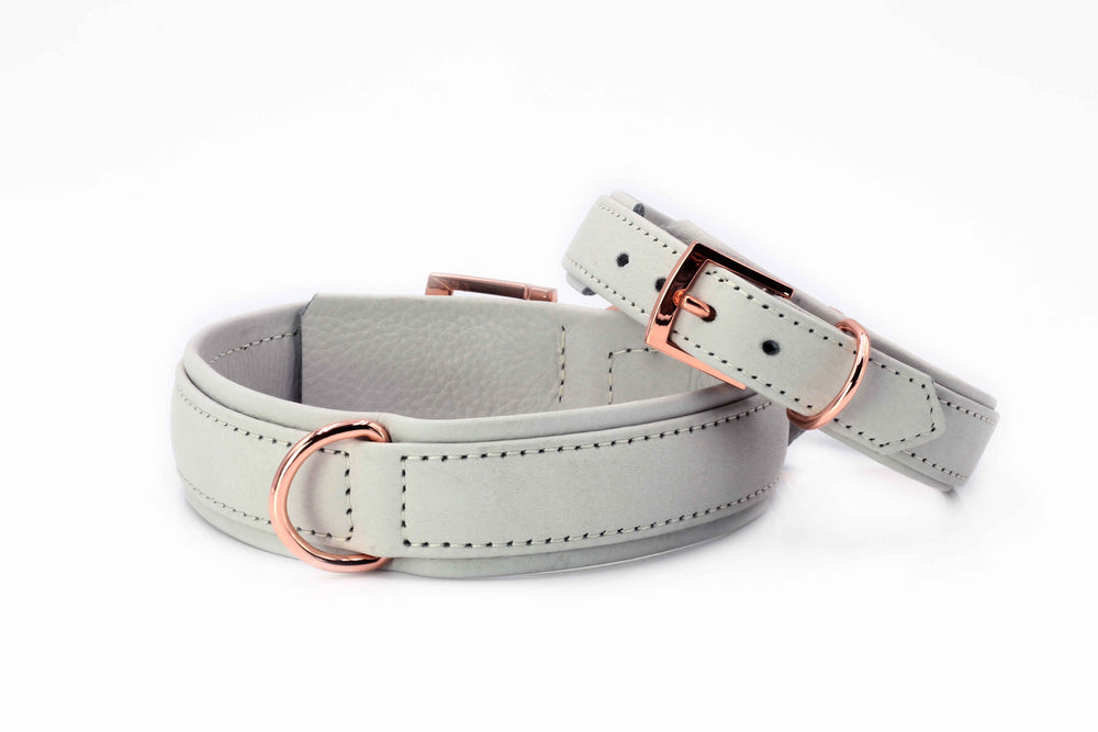 "Stilvolles Nappa-Halsband in Grau mit roségoldenen D-Ring und Schnalle für modebewusste Hundefreunde."
