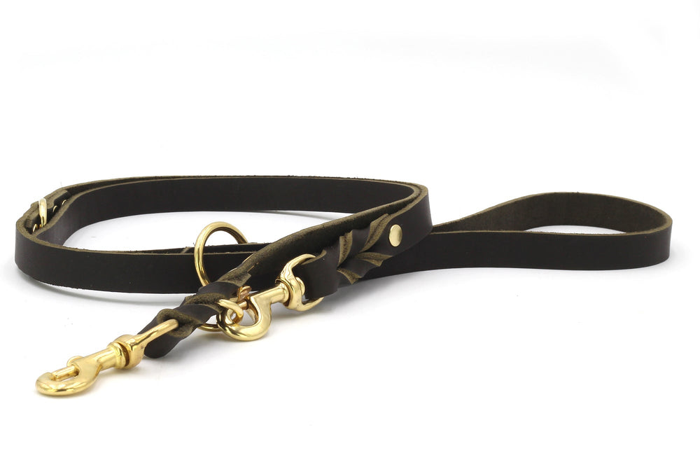 Schlichte schwarze Lederleine Mono Pop Herbst Edition mit goldfarbenen Metallbeschlägen und Karabinerhaken.