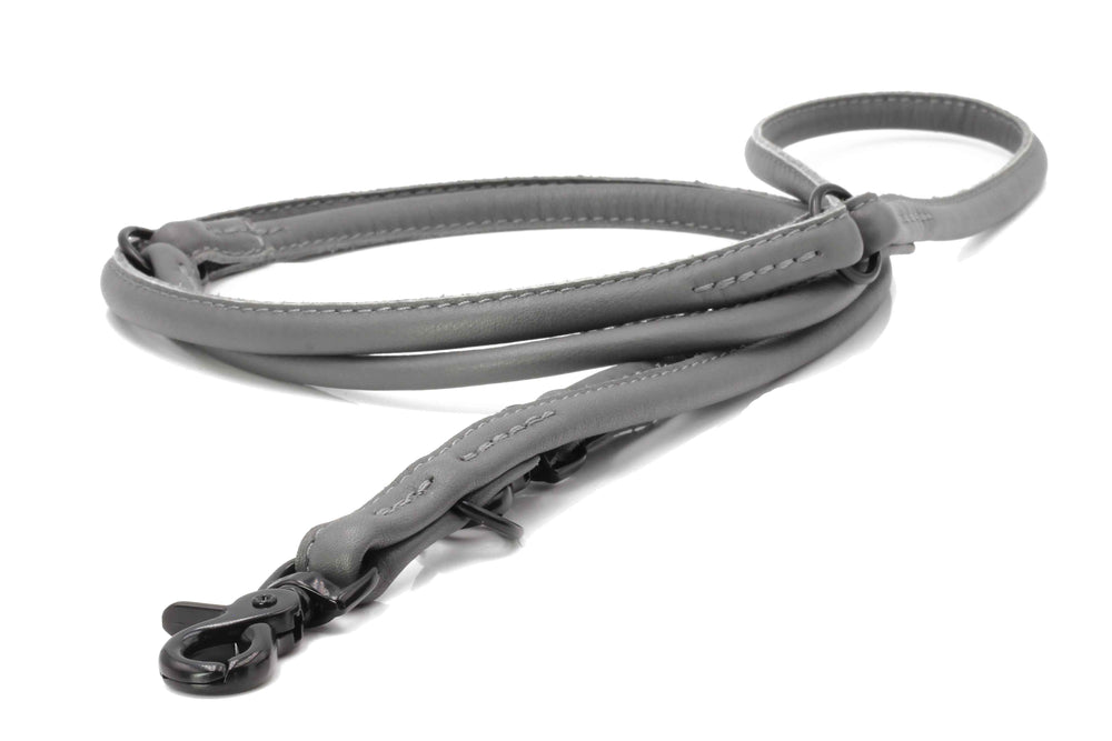 Elegante graue Rundleine AMICI für Hundefreunde, robustes Material, mit Karabinerhaken und dekorativen Nähten.