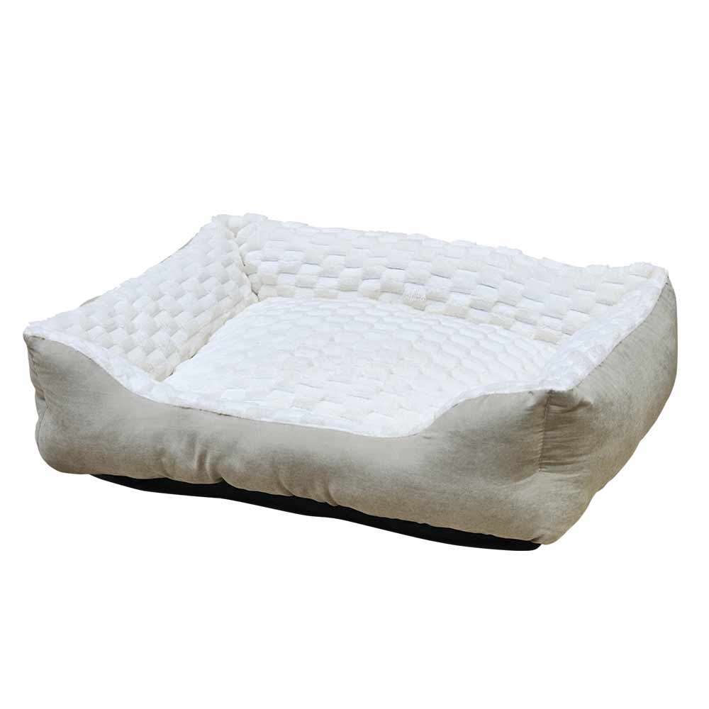 Komfortbett "Diamond" für Hunde in quadratischer Form mit weicher, heller Oberfläche und geflochtenem Muster.