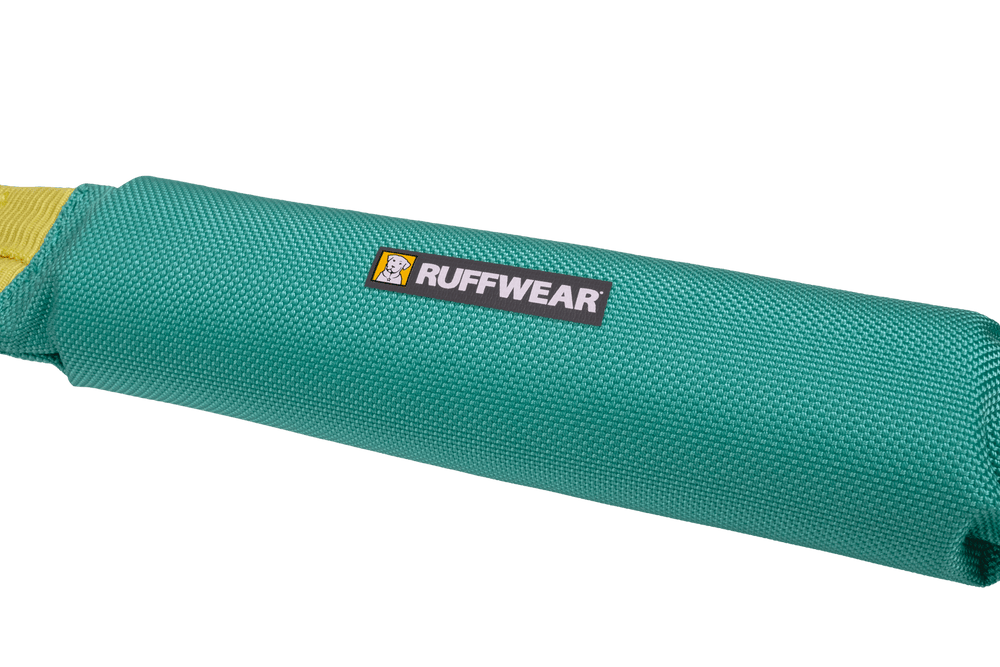 Hundespielzeug Pacific Loop™ von Ruffwear in grün mit gelben Akzenten, aus strapazierfähigem Material, ideal für aktive Hunde.