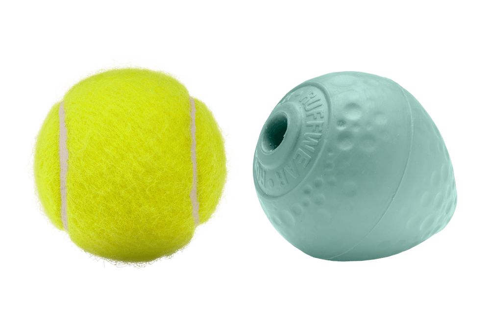 Zwei Spielbälle: ein gelber Tennisball und ein blauer Gummi-Wurfball für Hunde. Ideal für aktives Spielen im Freien.